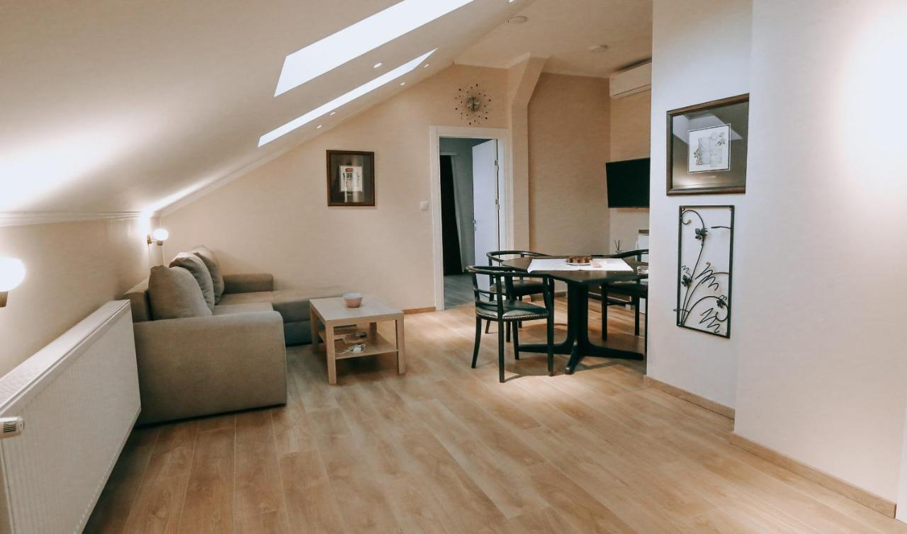 Vila Evropa Apartment ซอมโบร์ ภายนอก รูปภาพ